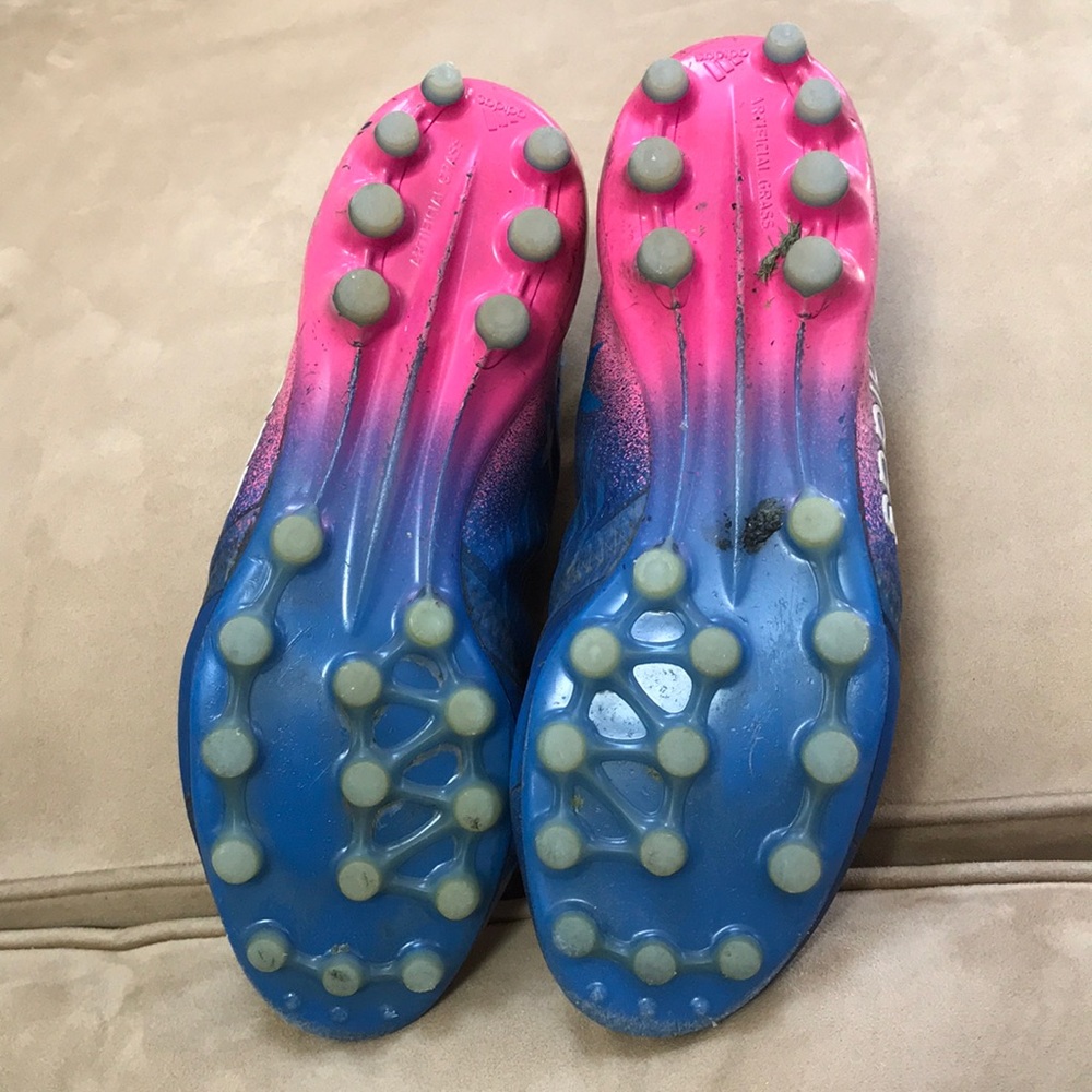 Cleats - Picture 8 of 8